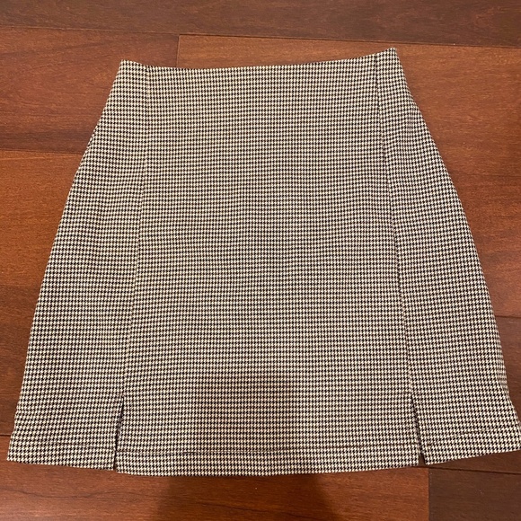 Brandy Melville John Galt Plaid Cara Skirt - Picture 2 of 4